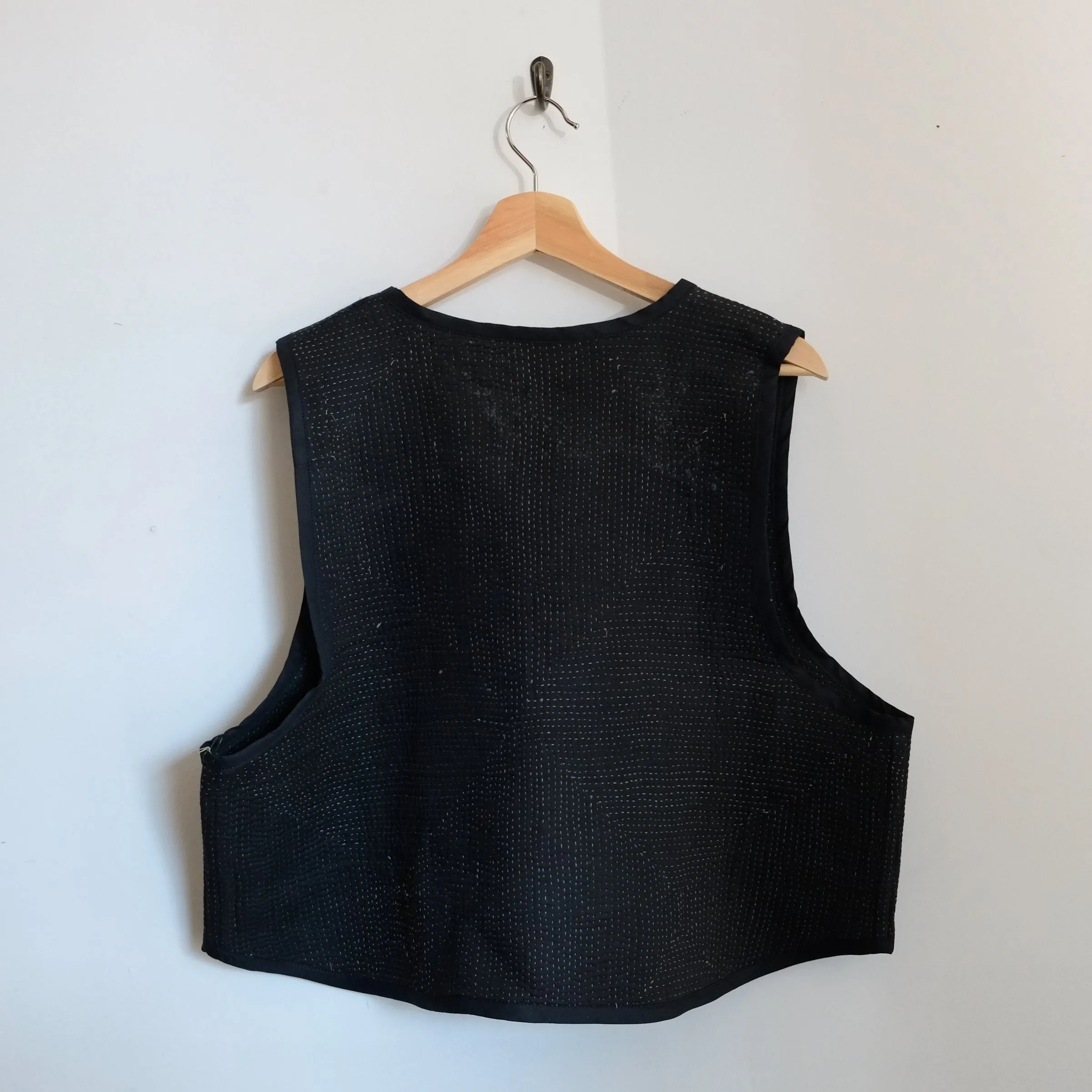 Amelia Sleeve Vest Black with White Thread XXL088